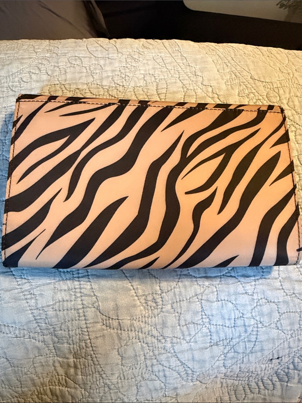 Kusshi Zebra Print Makeup Brush Case - Picture 2 of 4
